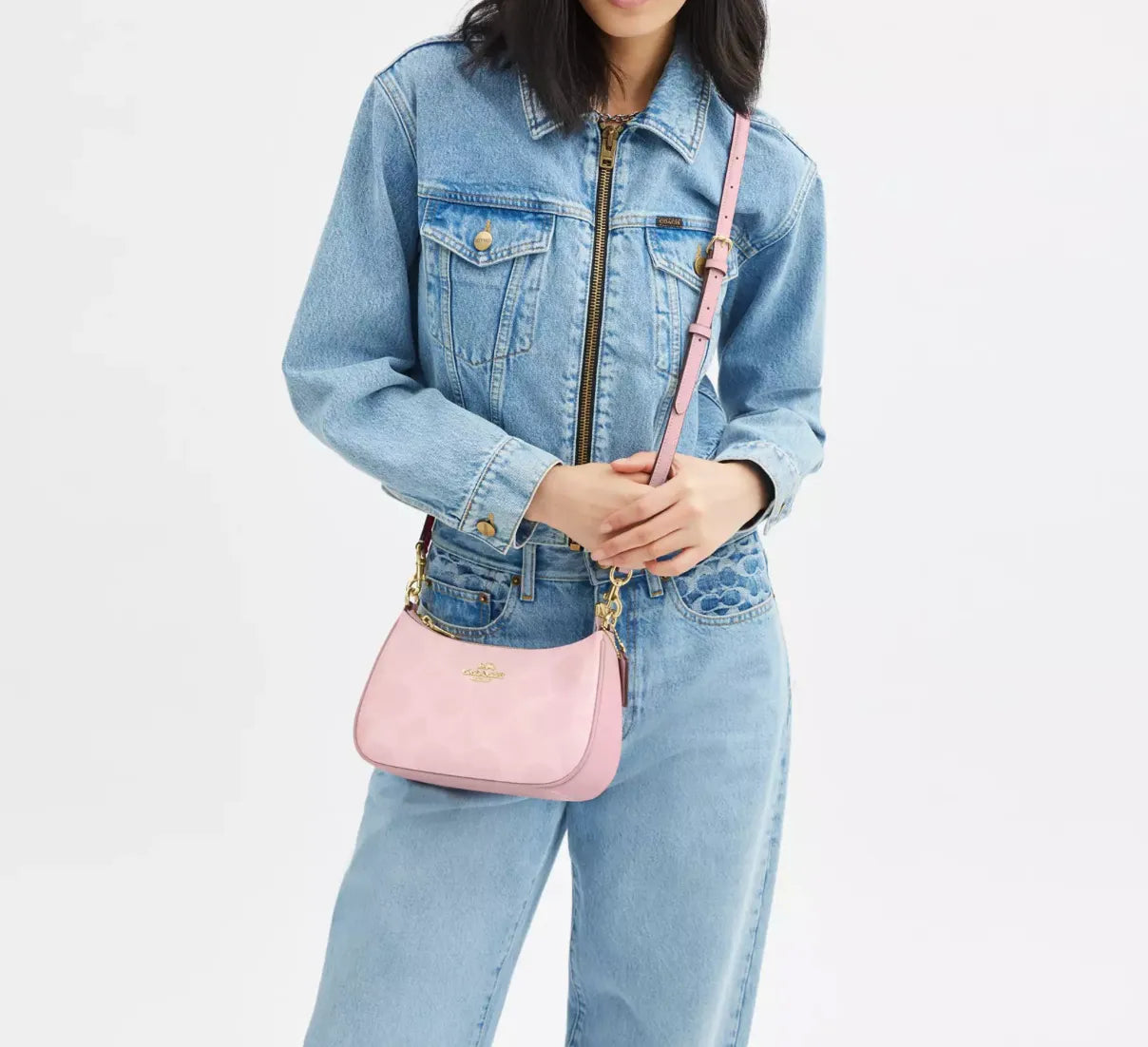 Teri Shoulder Bag In Signature Canvas