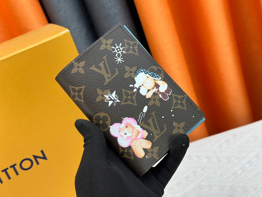 Interior of Snow Show passport holder with Azur Frost lining and card slots
