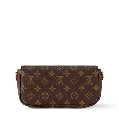 Wallet On Chain Ivy In Signature Monogram Canvas
